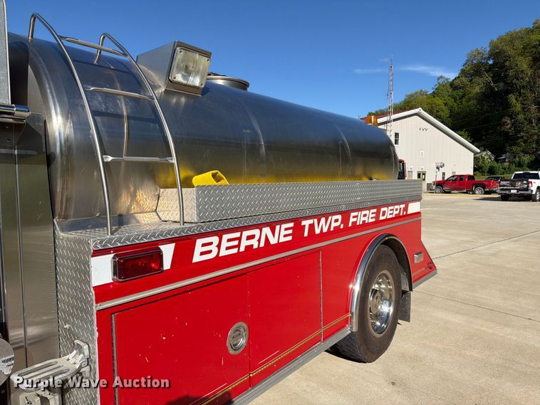 image for item FC3091 1998 International 4900 pumper fire truck