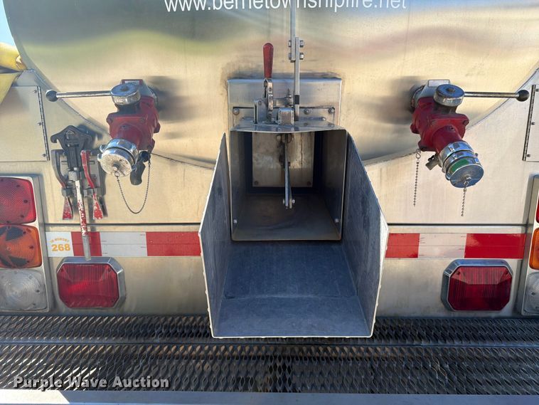 image for item FC3091 1998 International 4900 pumper fire truck