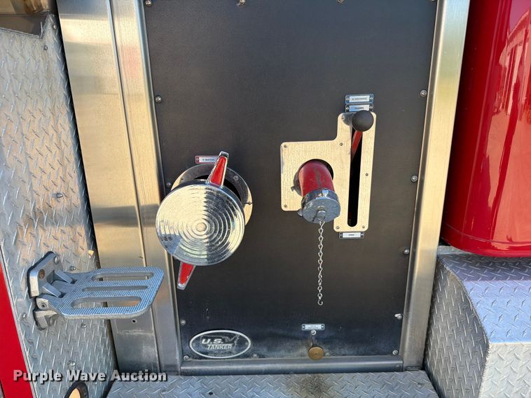 image for item FC3091 1998 International 4900 pumper fire truck
