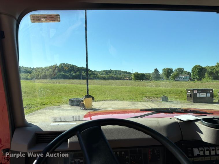 image for item FC3091 1998 International 4900 pumper fire truck