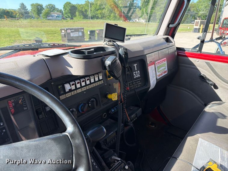 image for item FC3091 1998 International 4900 pumper fire truck