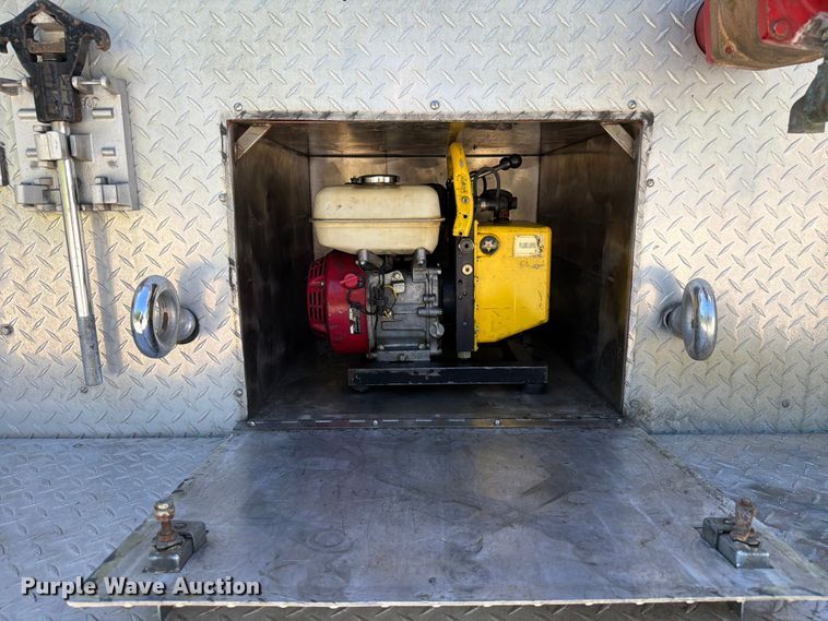 image for item FC3092 1992 Mack MR688P pumper fire truck