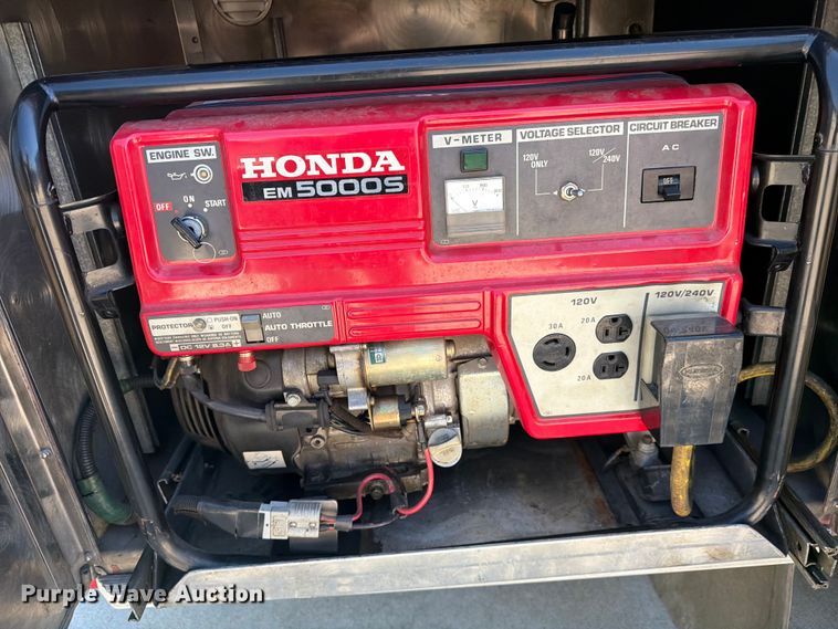 image for item FC3092 1992 Mack MR688P pumper fire truck
