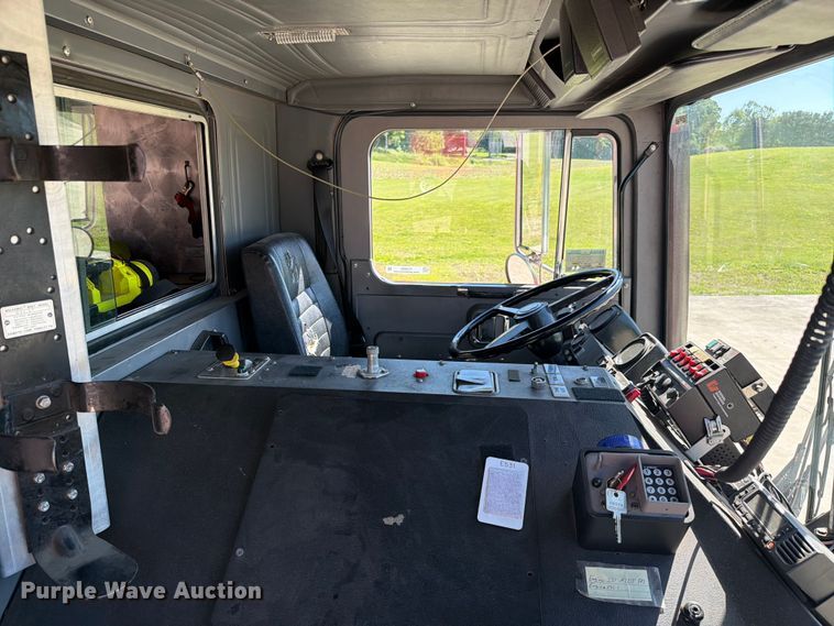image for item FC3092 1992 Mack MR688P pumper fire truck