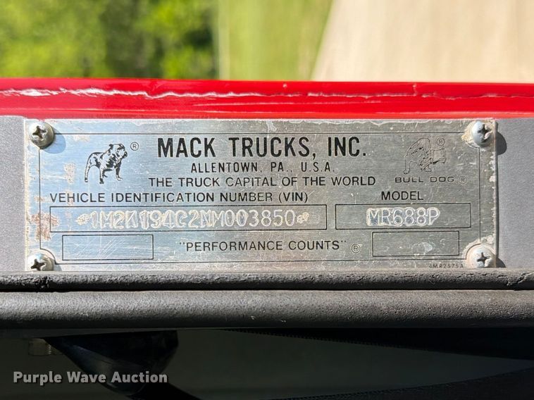image for item FC3092 1992 Mack MR688P pumper fire truck