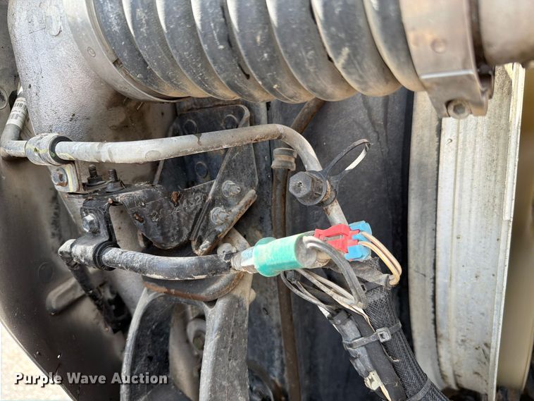 image for item FC3233 2013 Mack GU813 roll-off container truck