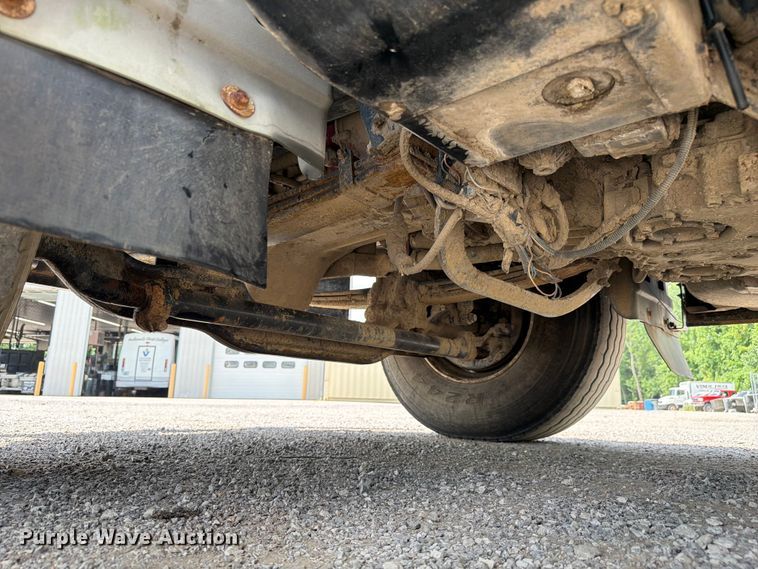 image for item FC3233 2013 Mack GU813 roll-off container truck