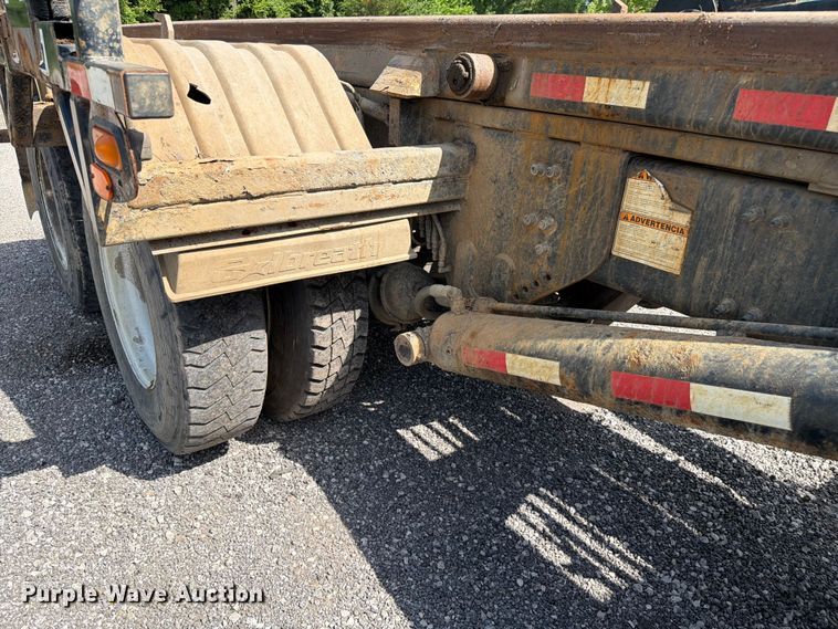 image for item FC3234 2018 Mack GU813 roll-off container truck