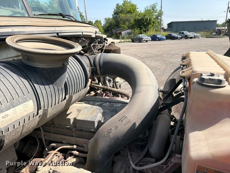 image for item FC3234 2018 Mack GU813 roll-off container truck