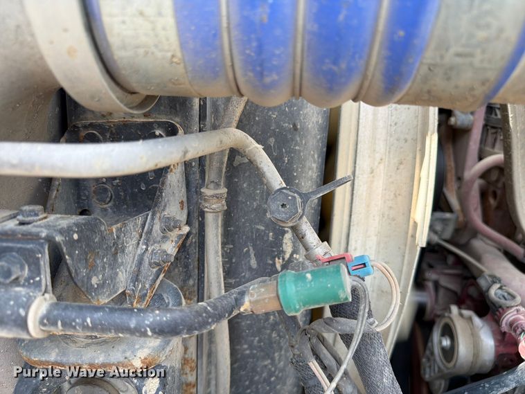image for item FC3234 2018 Mack GU813 roll-off container truck