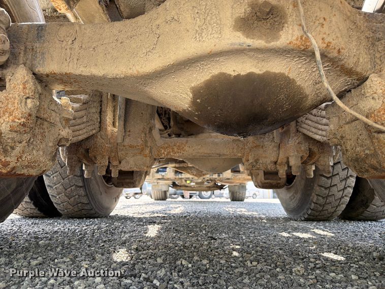 image for item FC3234 2018 Mack GU813 roll-off container truck