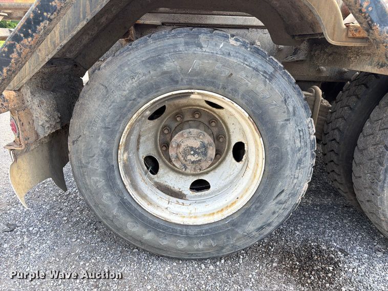 image for item FC3234 2018 Mack GU813 roll-off container truck