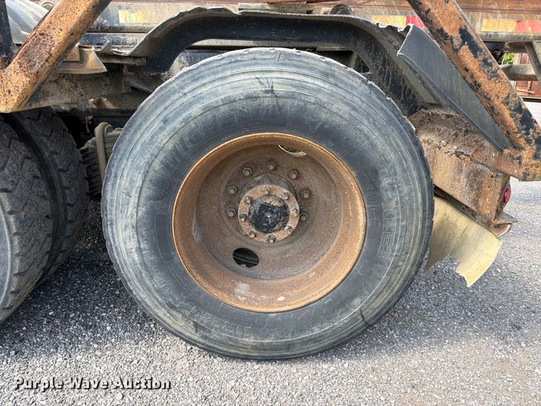 image for item FC3234 2018 Mack GU813 roll-off container truck