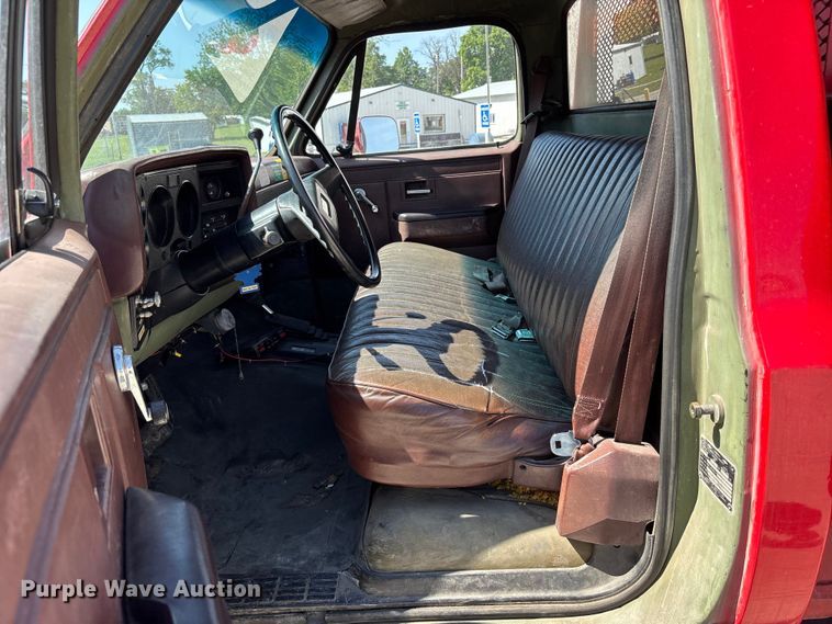 image for item FC4644 1985 Chevrolet Military Truck brush fire truck