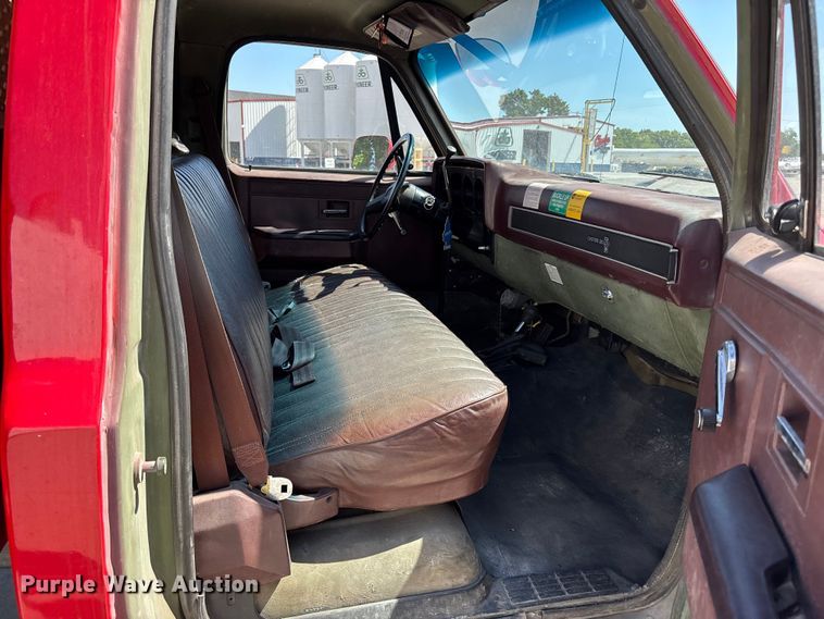 image for item FC4644 1985 Chevrolet Military Truck brush fire truck