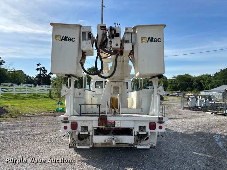 image for item FC5859 1993 Freightliner FL70 bucket truck