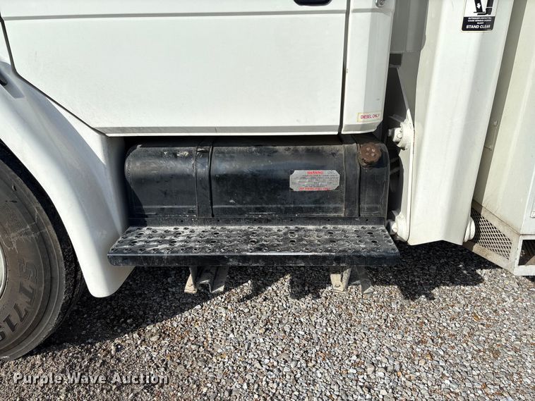 image for item FC5859 1993 Freightliner FL70 bucket truck