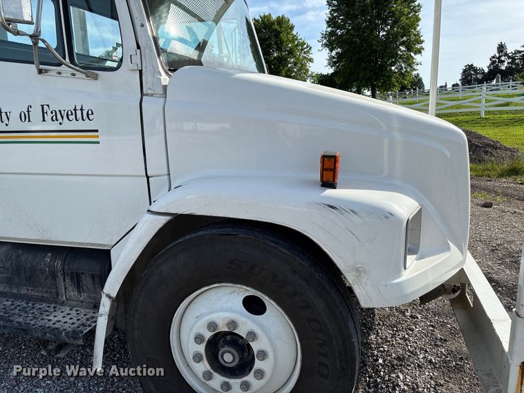 image for item FC5859 1993 Freightliner FL70 bucket truck