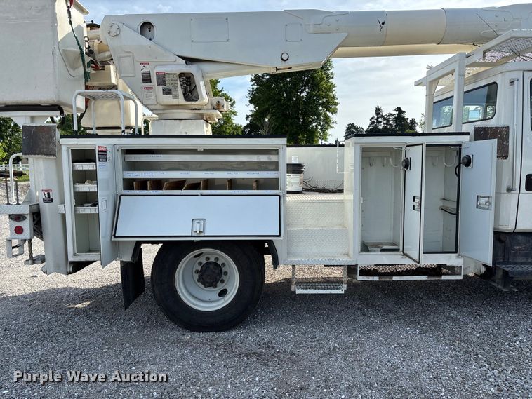 image for item FC5859 1993 Freightliner FL70 bucket truck