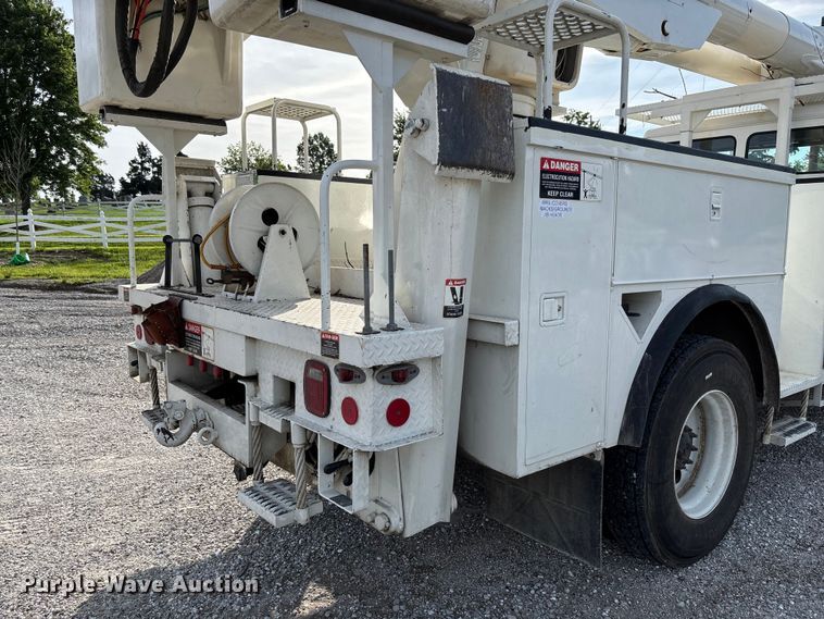 image for item FC5859 1993 Freightliner FL70 bucket truck