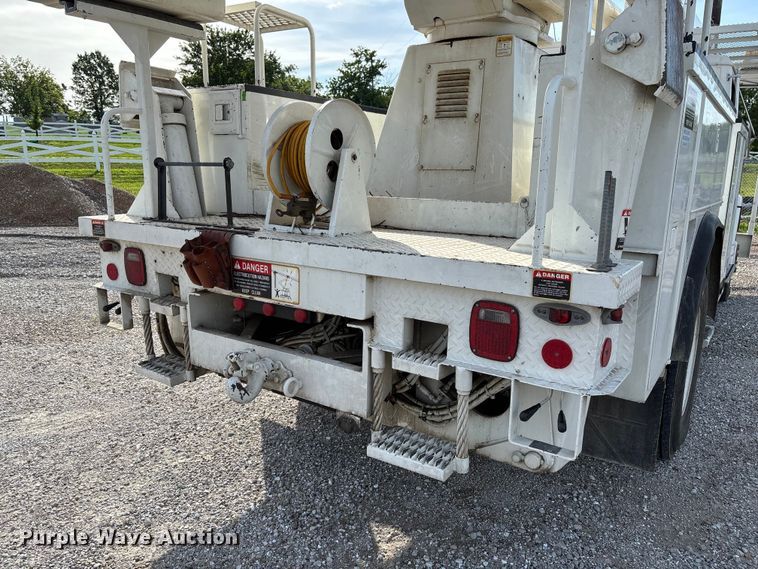 image for item FC5859 1993 Freightliner FL70 bucket truck