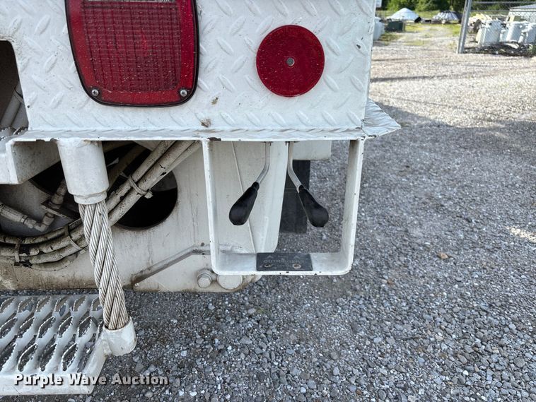 image for item FC5859 1993 Freightliner FL70 bucket truck