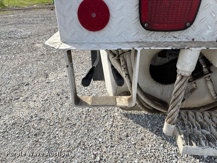 image for item FC5859 1993 Freightliner FL70 bucket truck