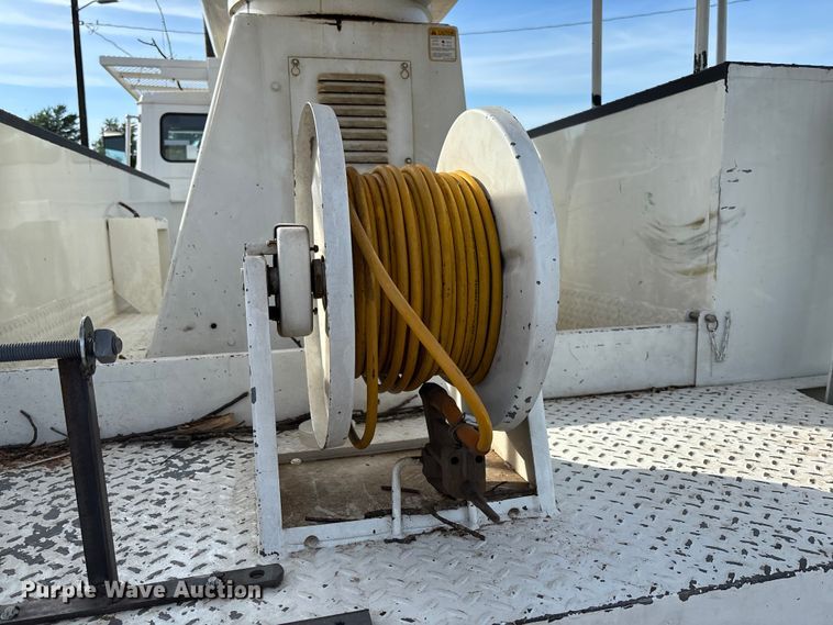 image for item FC5859 1993 Freightliner FL70 bucket truck