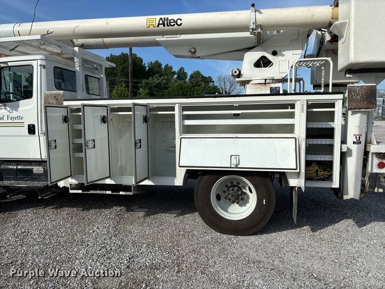 image for item FC5859 1993 Freightliner FL70 bucket truck