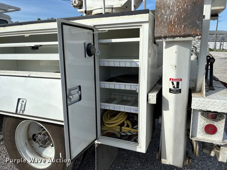 image for item FC5859 1993 Freightliner FL70 bucket truck