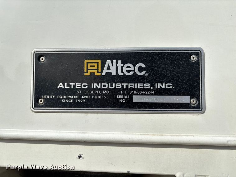 image for item FC5859 1993 Freightliner FL70 bucket truck