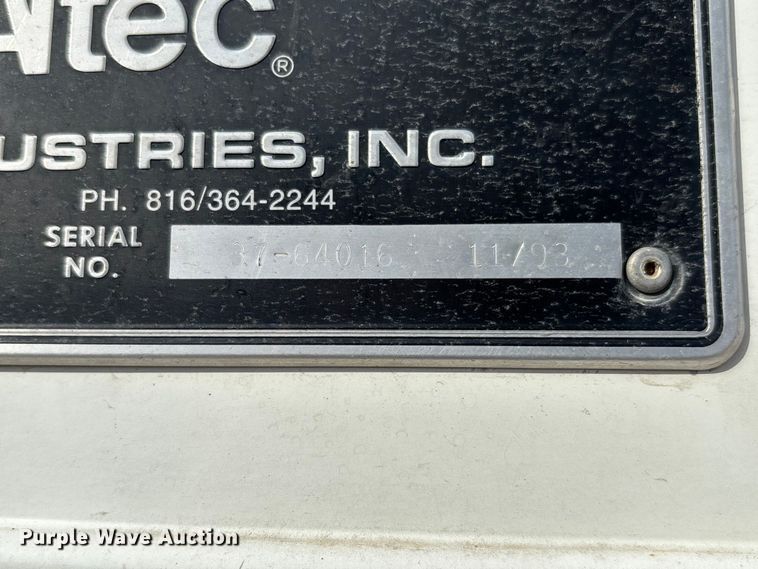 image for item FC5859 1993 Freightliner FL70 bucket truck
