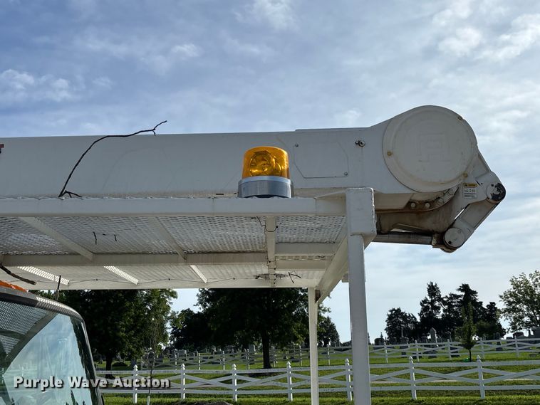image for item FC5859 1993 Freightliner FL70 bucket truck