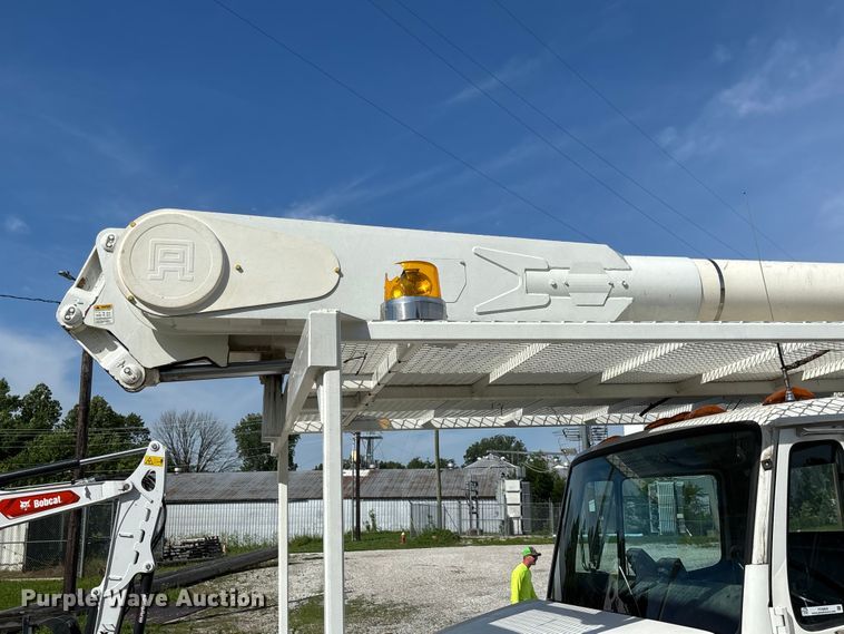 image for item FC5859 1993 Freightliner FL70 bucket truck