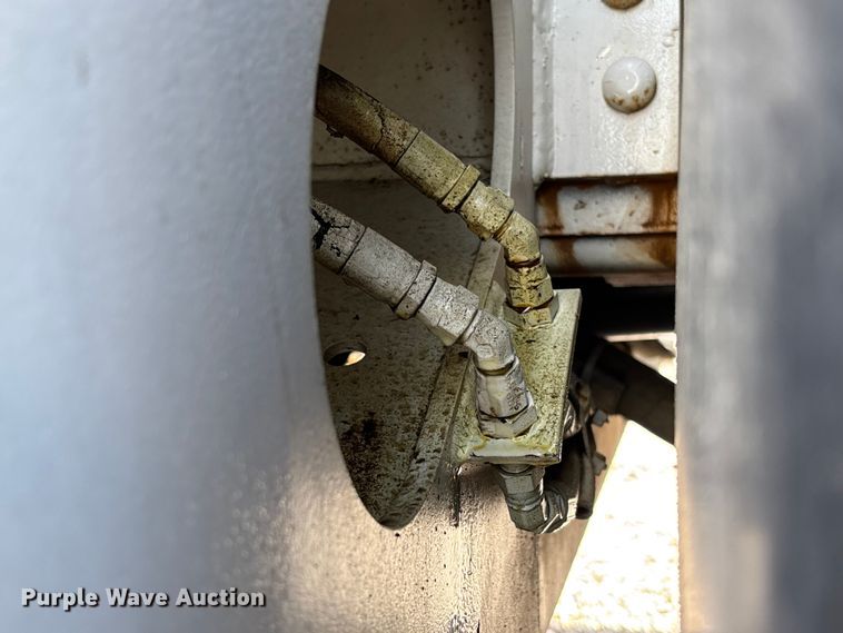 image for item FC5859 1993 Freightliner FL70 bucket truck