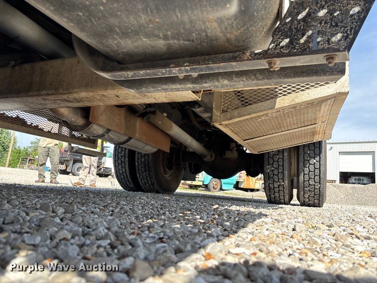 image for item FC5859 1993 Freightliner FL70 bucket truck