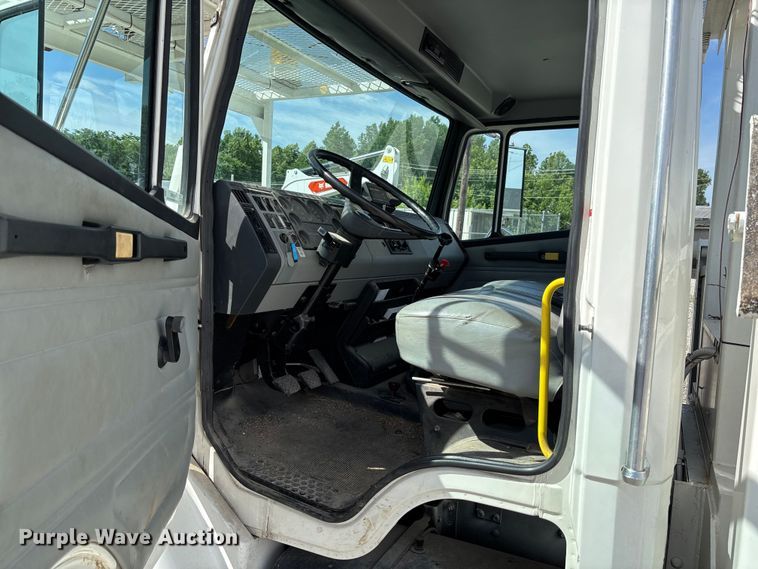 image for item FC5859 1993 Freightliner FL70 bucket truck