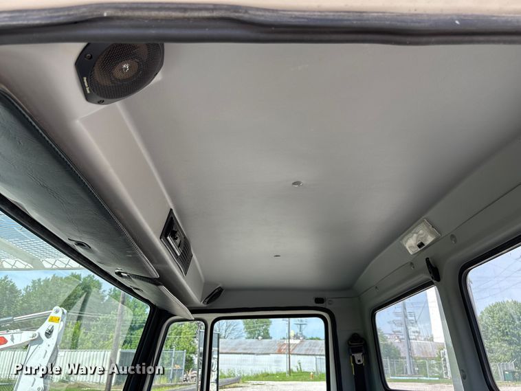 image for item FC5859 1993 Freightliner FL70 bucket truck
