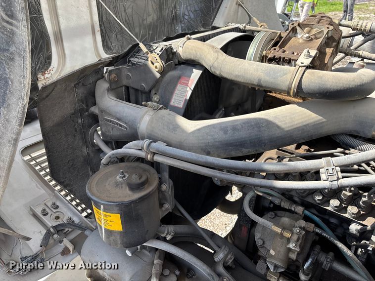image for item FC5859 1993 Freightliner FL70 bucket truck