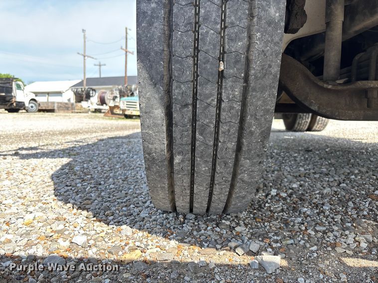 image for item FC5859 1993 Freightliner FL70 bucket truck