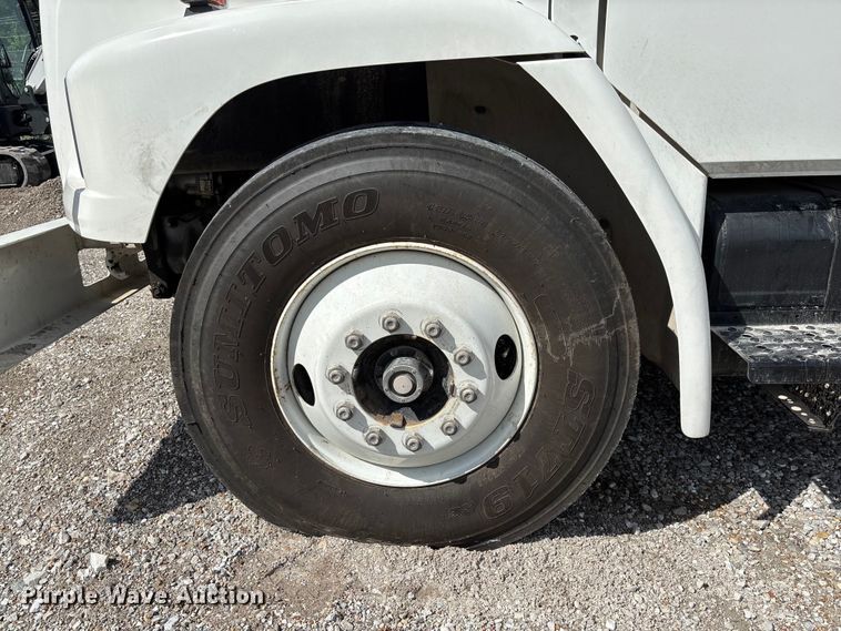 image for item FC5859 1993 Freightliner FL70 bucket truck