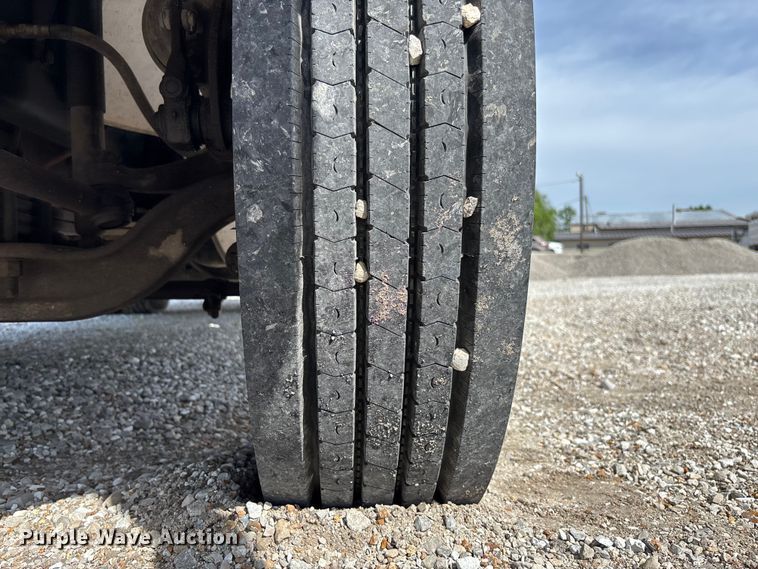 image for item FC5859 1993 Freightliner FL70 bucket truck