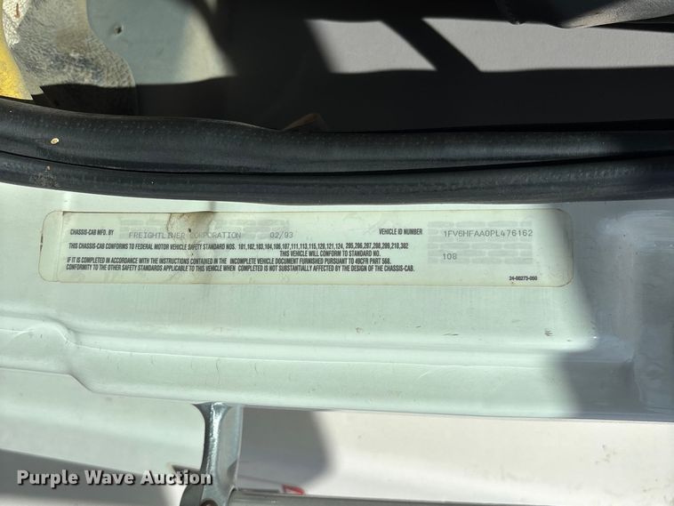 image for item FC5859 1993 Freightliner FL70 bucket truck