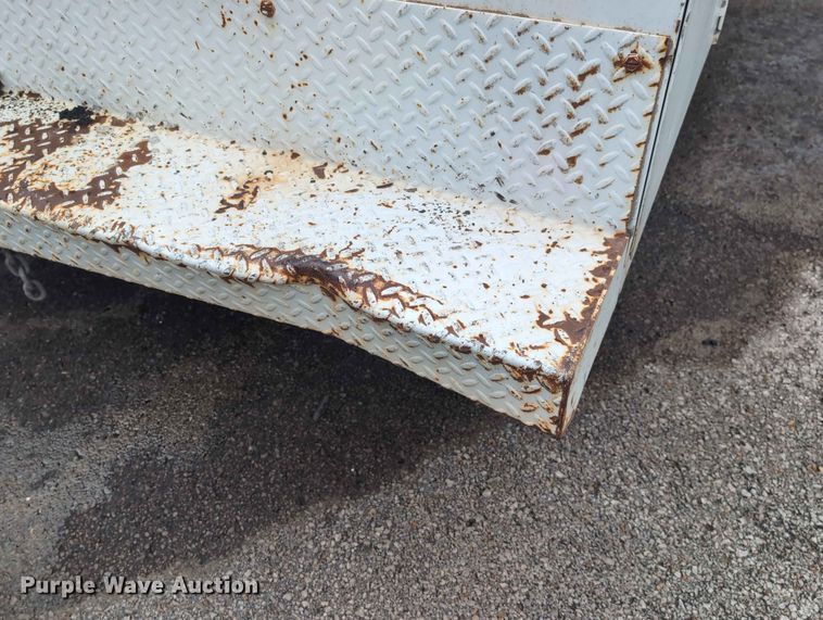 image for item FH6139 2002 Ford F350 Super Duty Crew Cab utility bed pickup truck