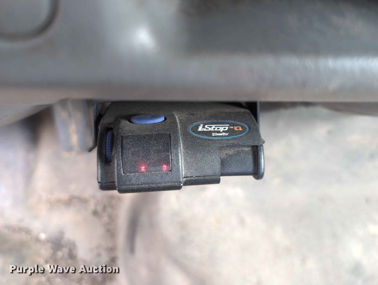 image for item FH6139 2002 Ford F350 Super Duty Crew Cab utility bed pickup truck