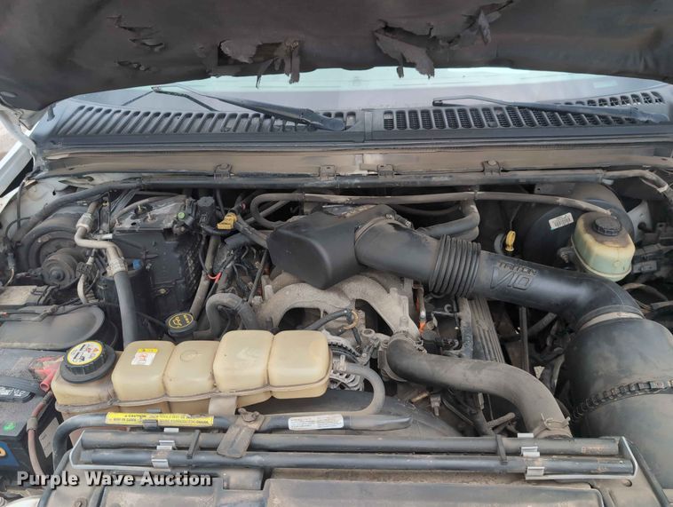 image for item FH6139 2002 Ford F350 Super Duty Crew Cab utility bed pickup truck
