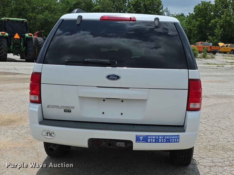 image for item FH6172 2004 Ford Explorer XLT SUV