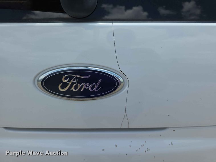 image for item FH6172 2004 Ford Explorer XLT SUV