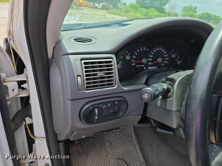 image for item FH6172 2004 Ford Explorer XLT SUV