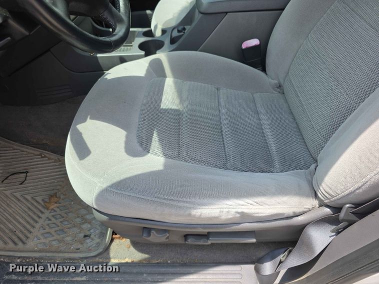 image for item FH6172 2004 Ford Explorer XLT SUV